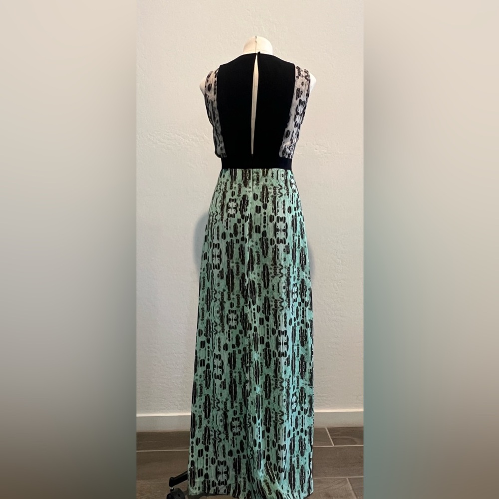 BCBG - Picture 2 of 3